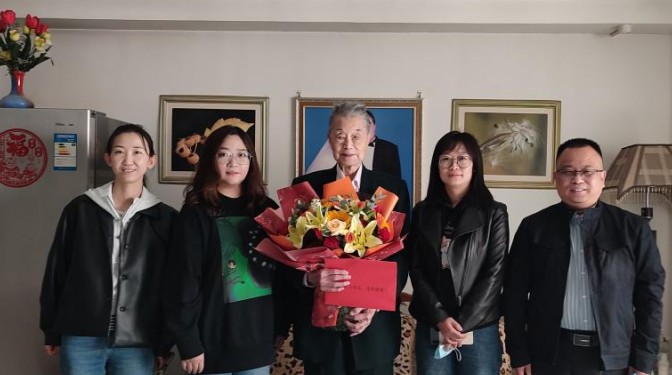 真情慰問、暖心祝福 ——甘肅建科院為退休老專家祝壽送福